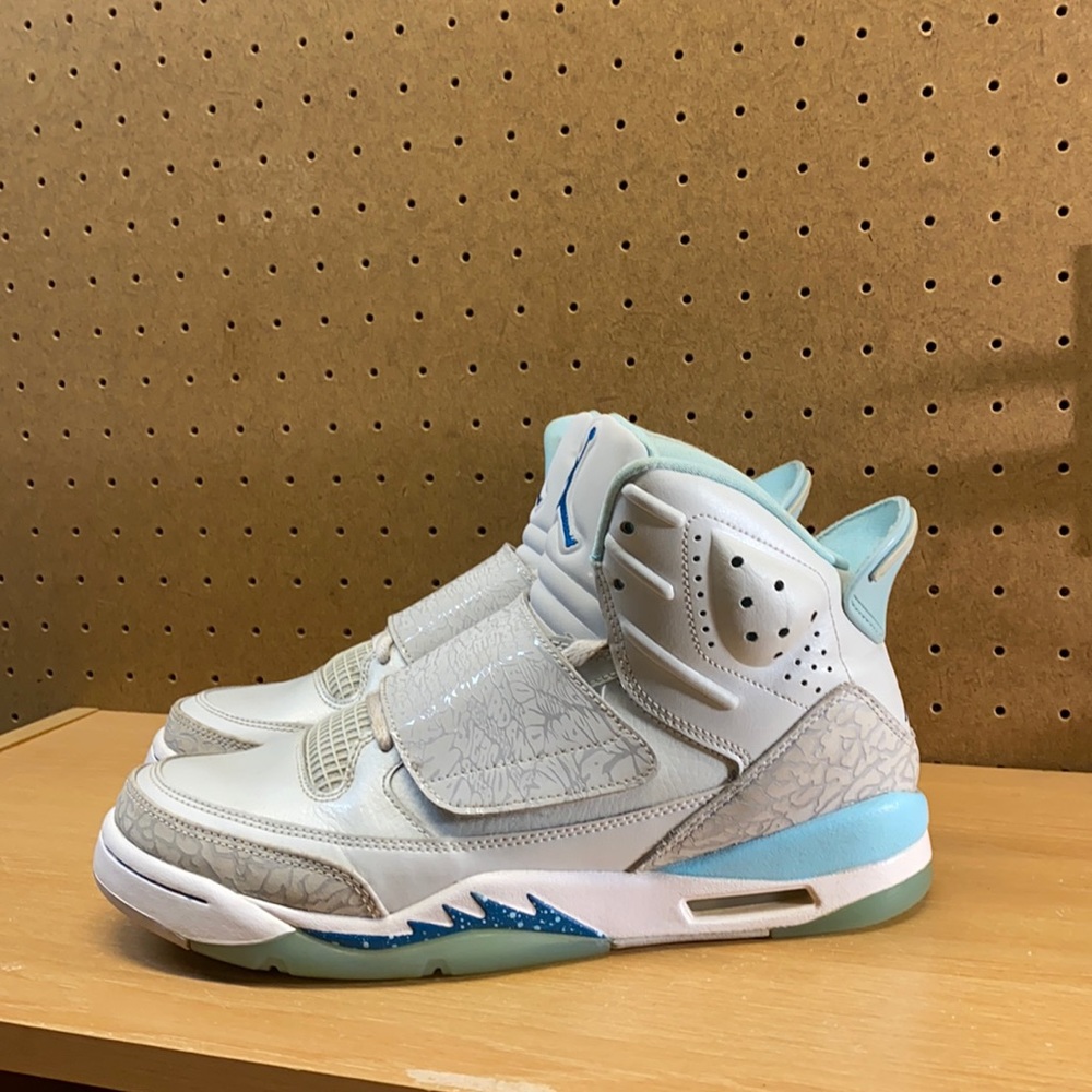 Air Jordan Son of Mars Size 8.5 Women’s Sneakers Pure Platinum 2016 - Picture 1 of 16